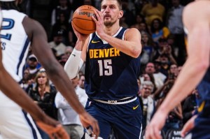 AG体育官方网站-掘金10连胜！约基奇14+15+10，穆雷26+7末节0分，灰熊6人得分上双